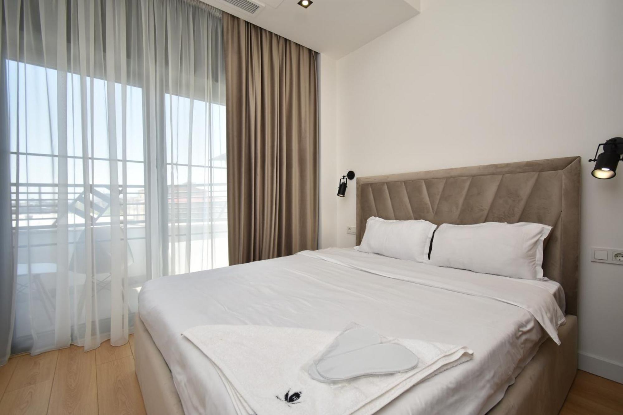 Aygestan Plaza Aparthotel Ереван Екстериор снимка