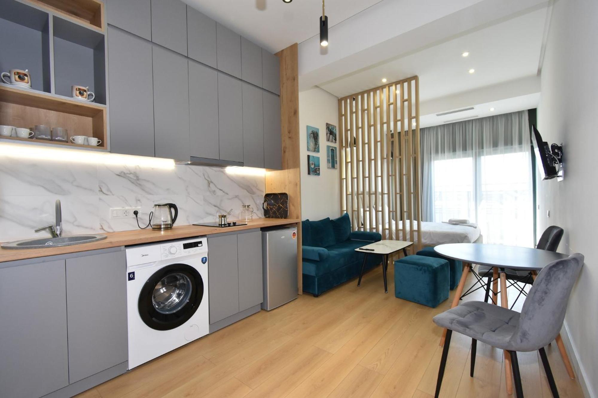 Aygestan Plaza Aparthotel Ереван Екстериор снимка
