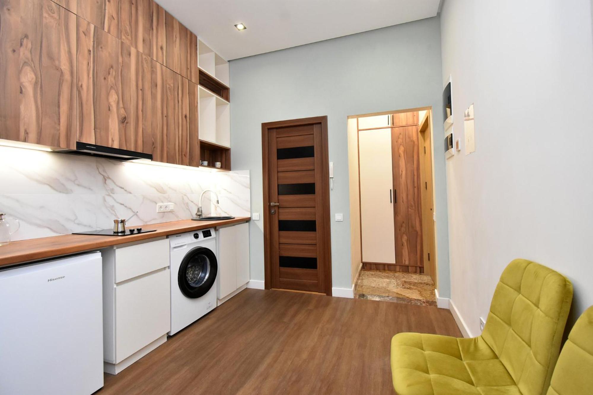 Aygestan Plaza Aparthotel Ереван Екстериор снимка