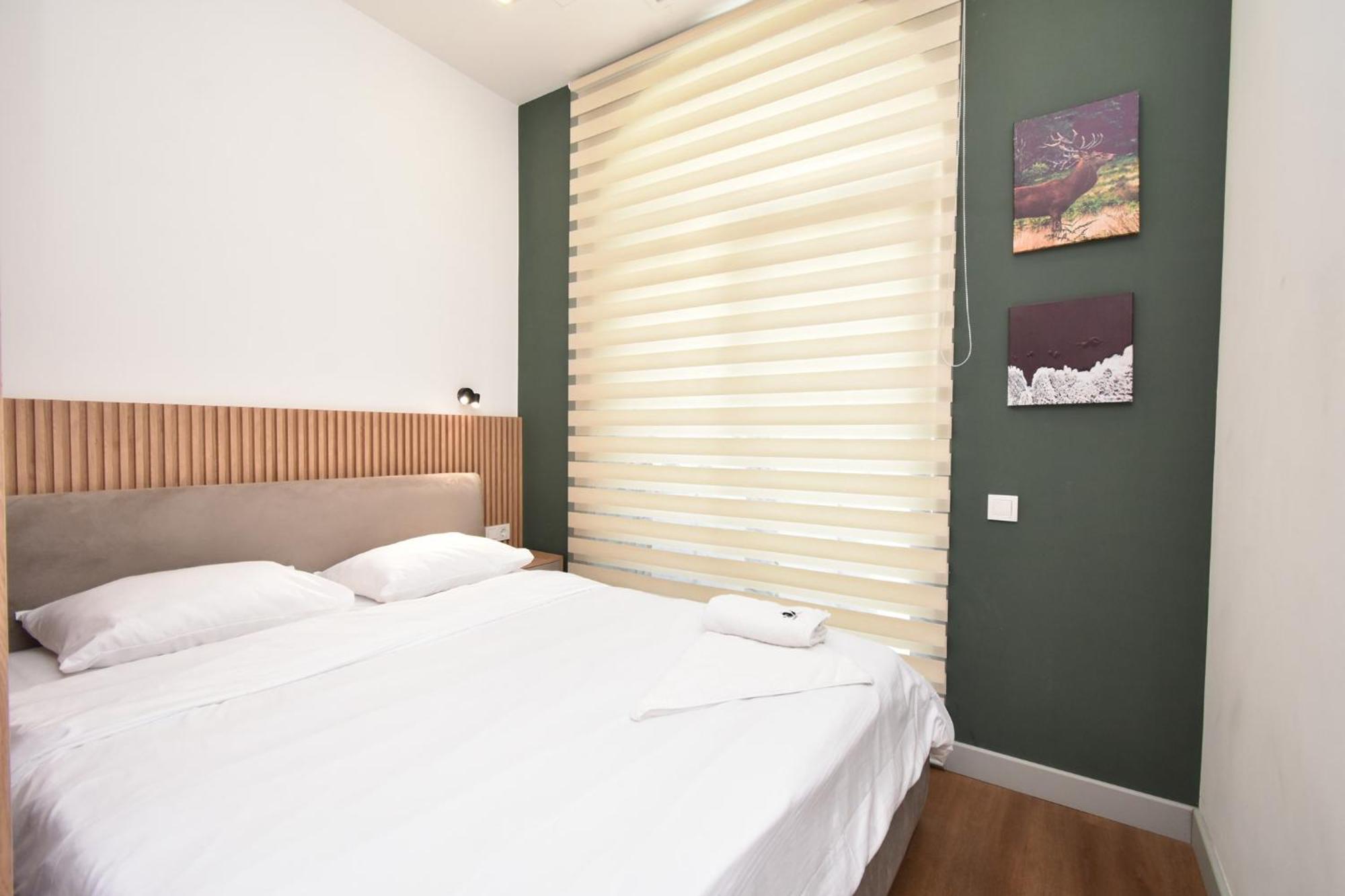 Aygestan Plaza Aparthotel Ереван Екстериор снимка