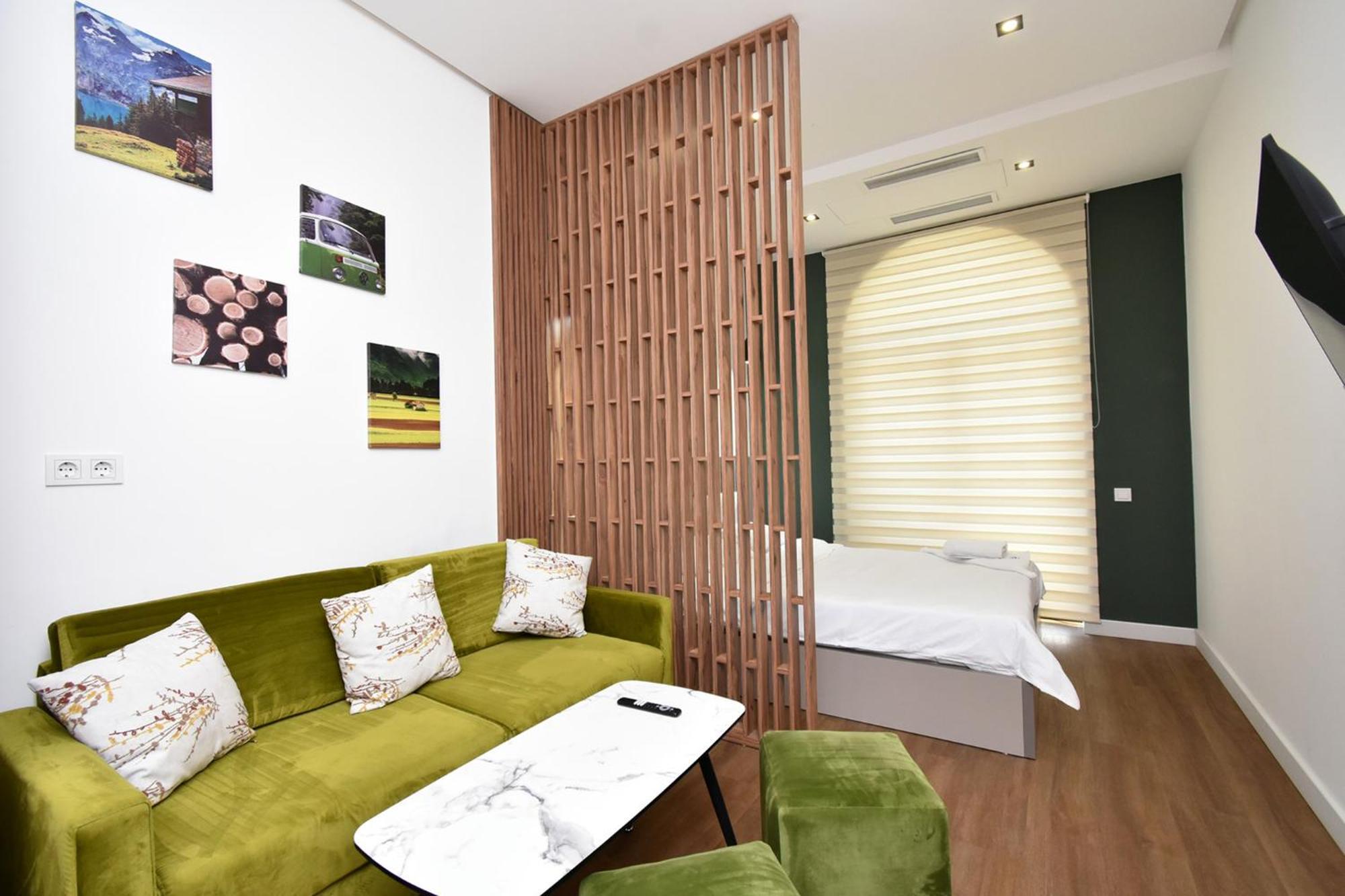 Aygestan Plaza Aparthotel Ереван Екстериор снимка