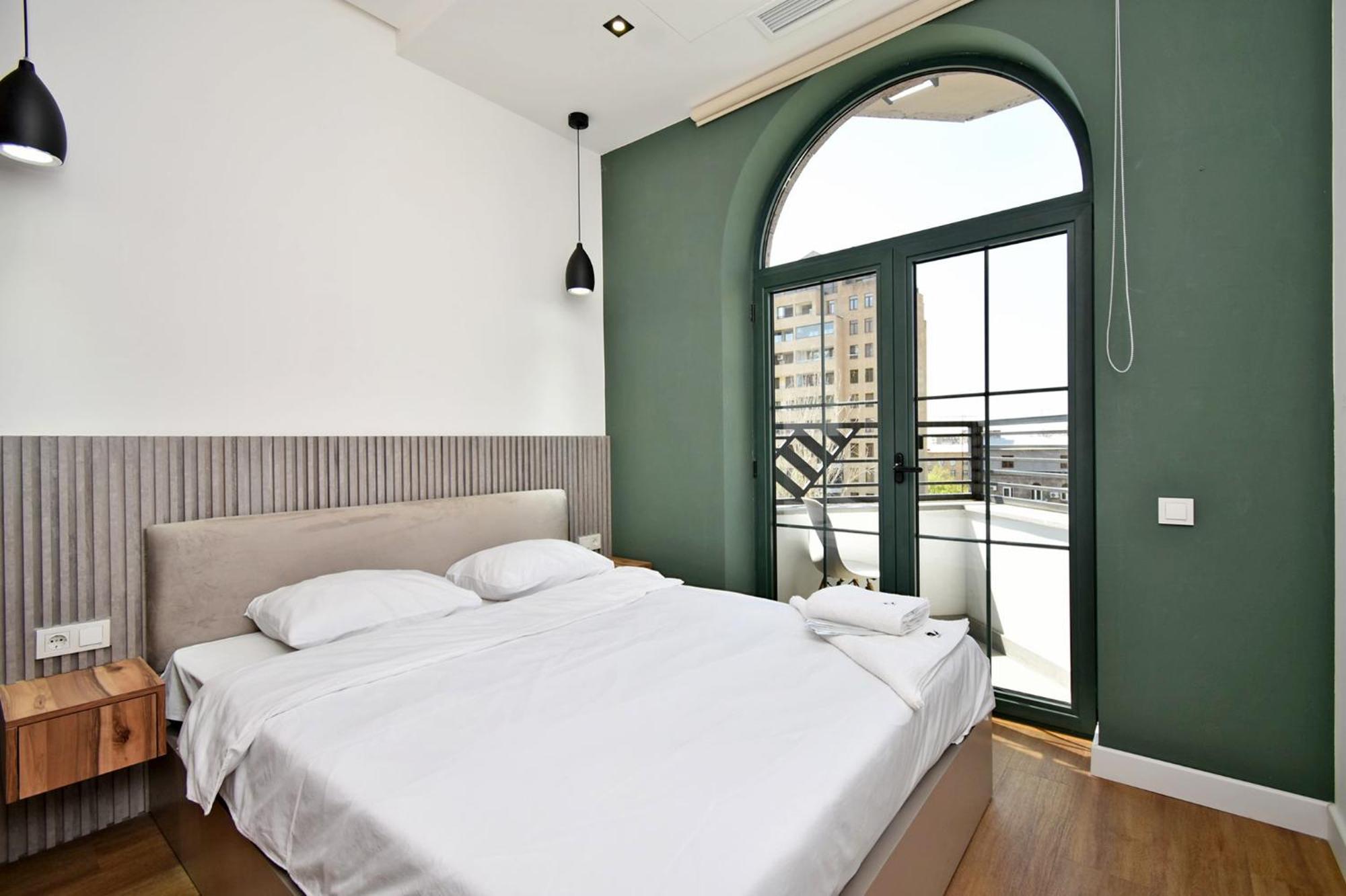 Aygestan Plaza Aparthotel Ереван Екстериор снимка