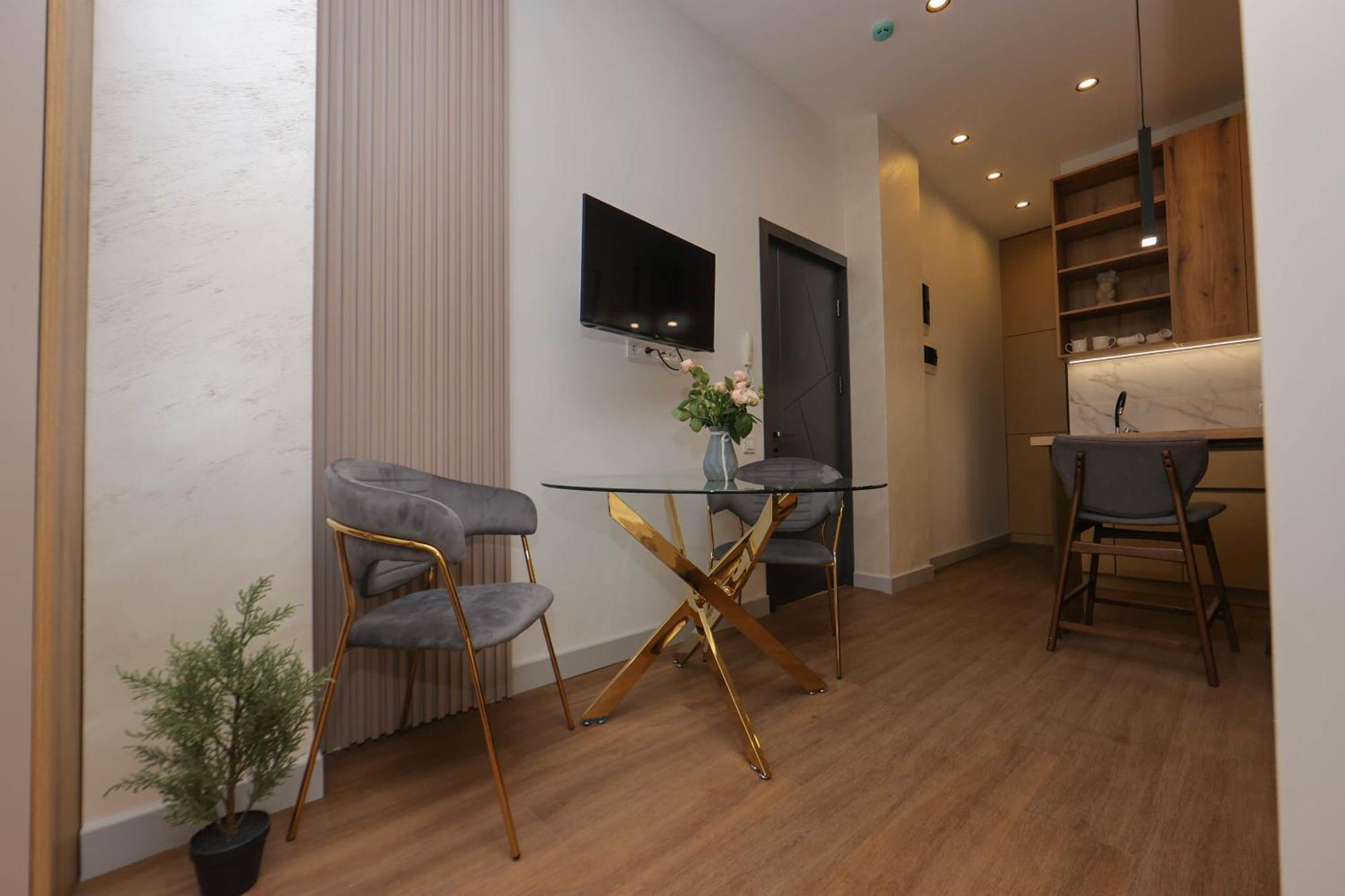 Aygestan Plaza Aparthotel Ереван Екстериор снимка