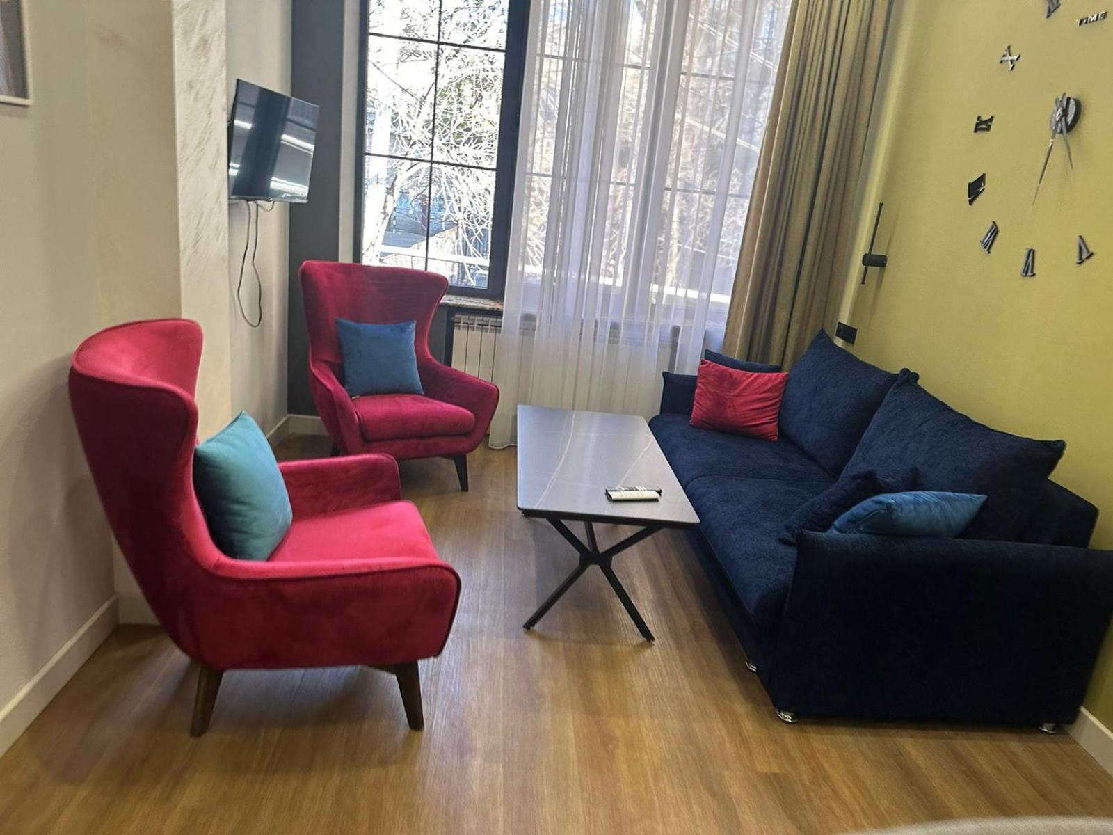 Aygestan Plaza Aparthotel Ереван Екстериор снимка