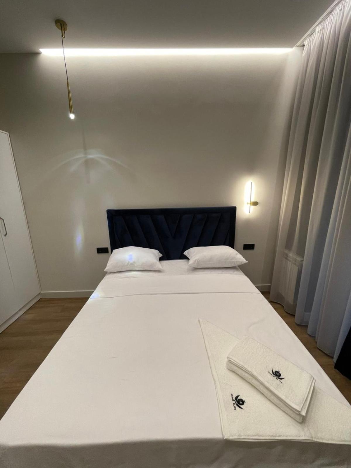 Aygestan Plaza Aparthotel Ереван Екстериор снимка