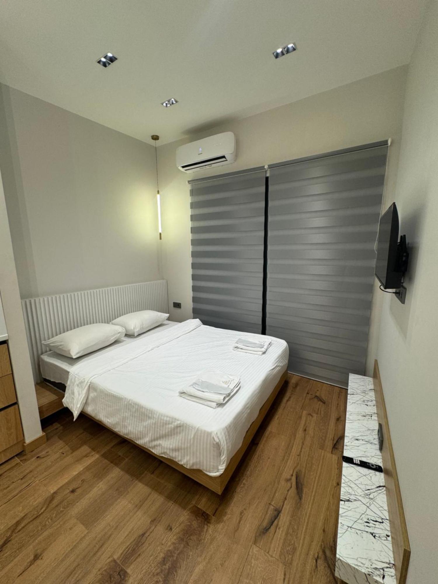 Aygestan Plaza Aparthotel Ереван Екстериор снимка