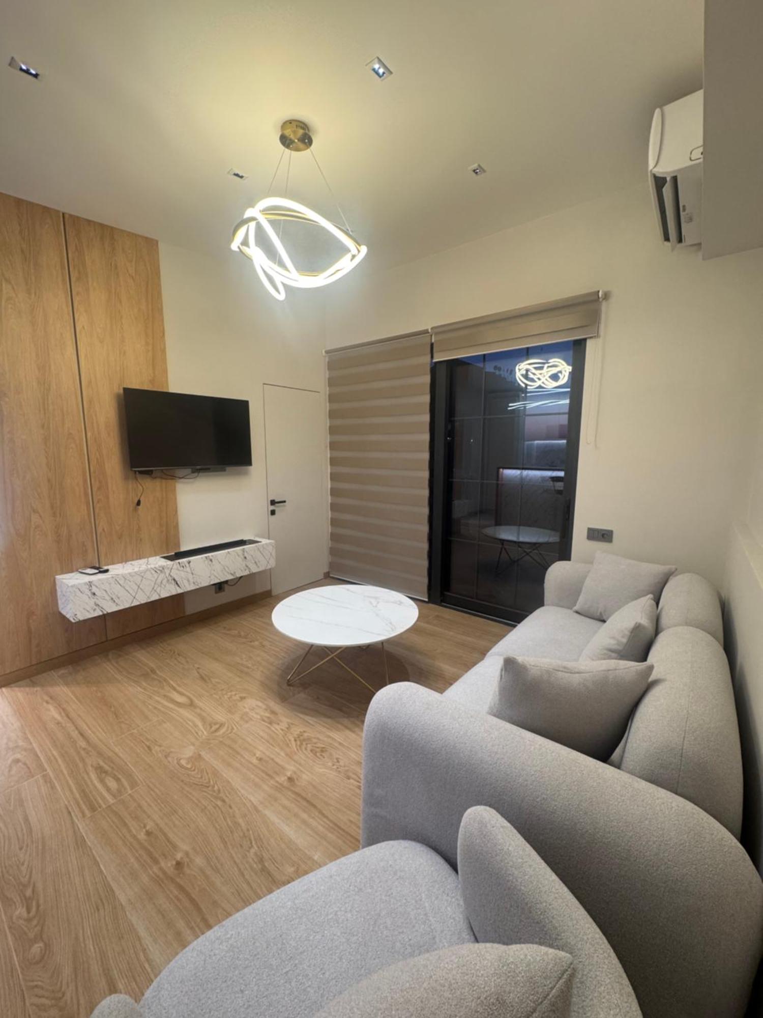 Aygestan Plaza Aparthotel Ереван Екстериор снимка